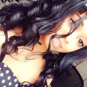 Meet your Posher, Kayla